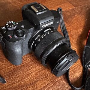 Canon EOS M50 Mirrorless Camera w/ 15-45 mm Lens, Battery, and Charger